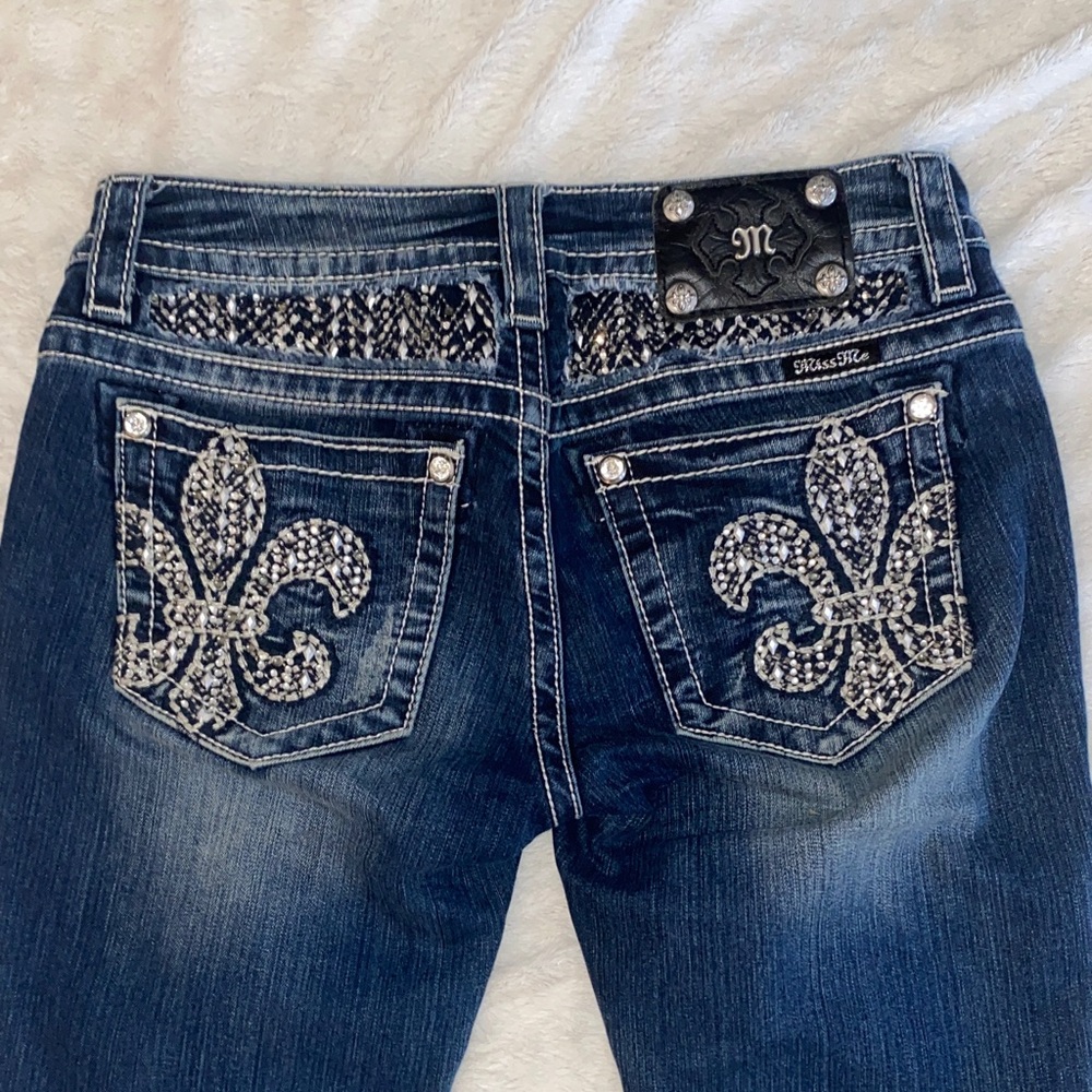 Miss Me SZ:28 Dark Blue 8in Low Rise Boot Cut Jeans